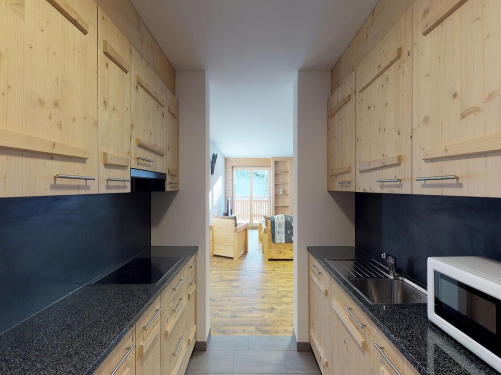 Apartment With Swimming Pool Access