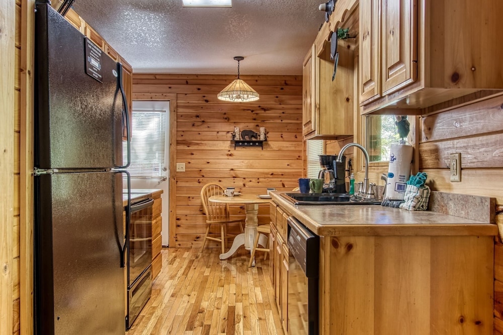 Whispering Oaks - Private Pigeon Forge Getaway...close To Tanger Outlet Shopping 2 Bedroom Cabin by RedAwning view 4