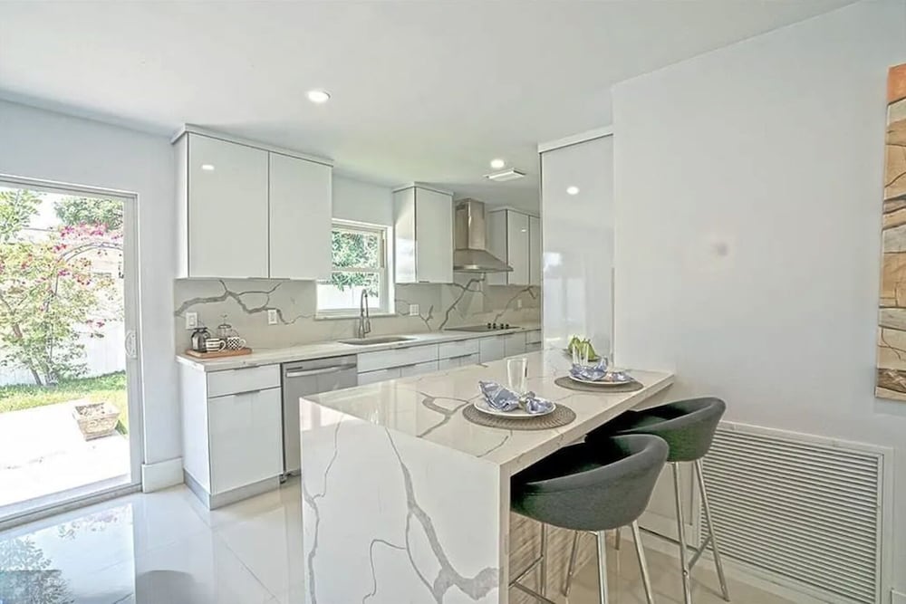 Chic 3BR 2BA Getaway With Private Pool Oasis