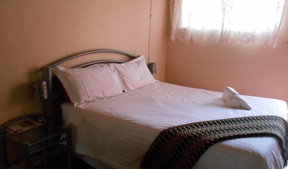 Nandi'S Guesthouse view 4