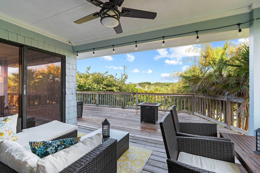 Home w/ Private Hot Tub < 1 Mi to Butler Beach!