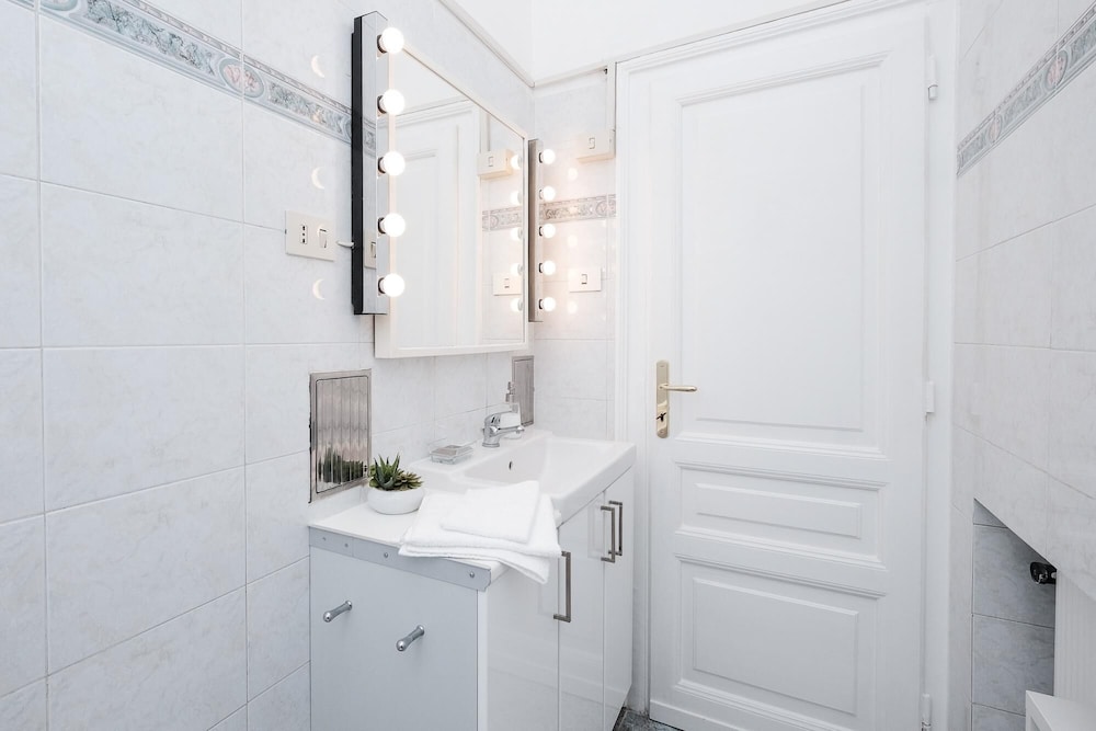 Domus Linda in Roma With 1 Bedrooms and 1 Bathrooms