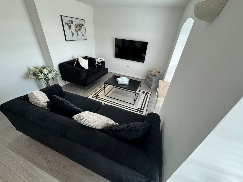 Luxury Loft Style 2 Bed Apartment Next to Excel/o2