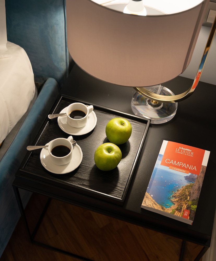 Bed & Sleeping Area