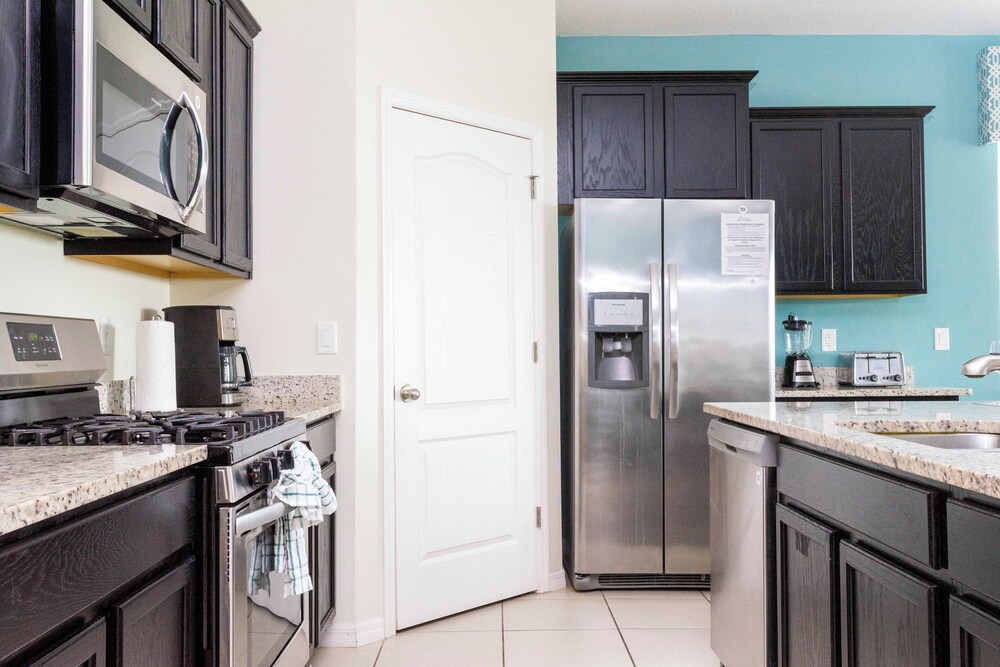 Marvelous 7 Bd w/ Pool Close to Disney @ Solterra 6086