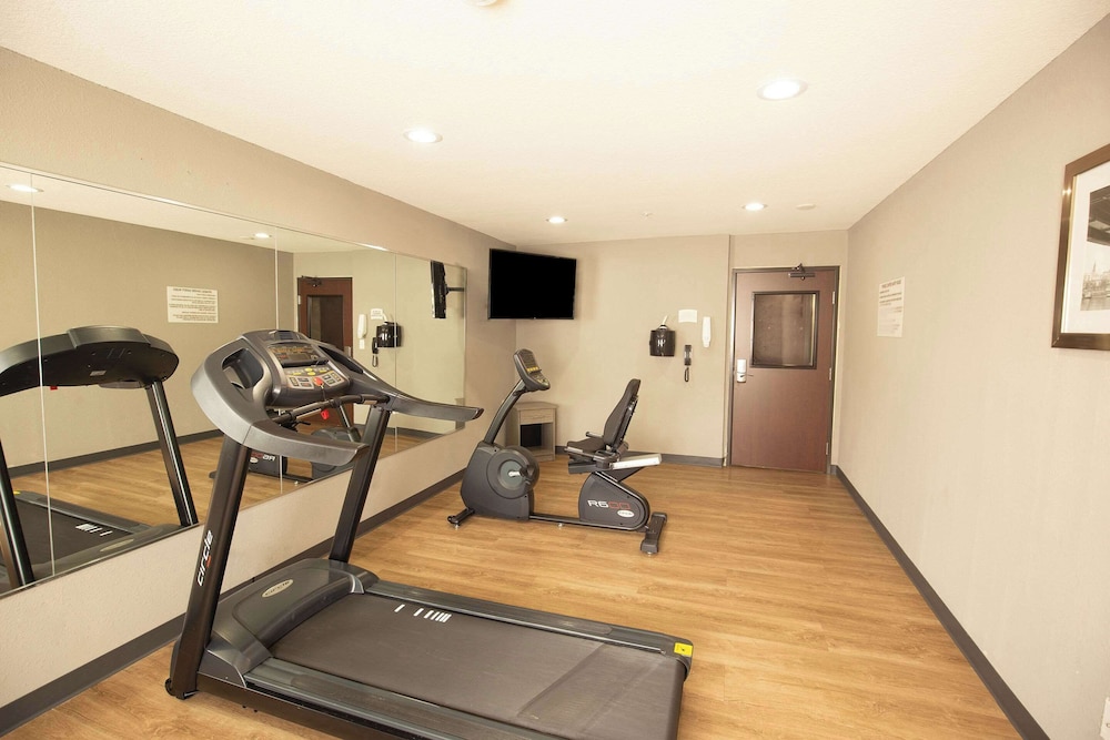 Quality Inn & Suites Hammond Near I-8090