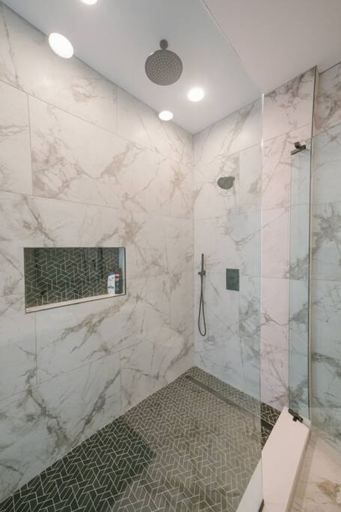 Magnificent NEW Home w 8 Beds Free Parking