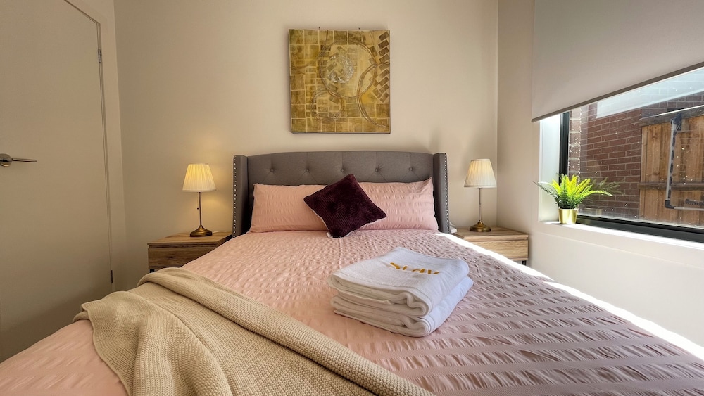 Relax 5 BRM Rental house near Melton