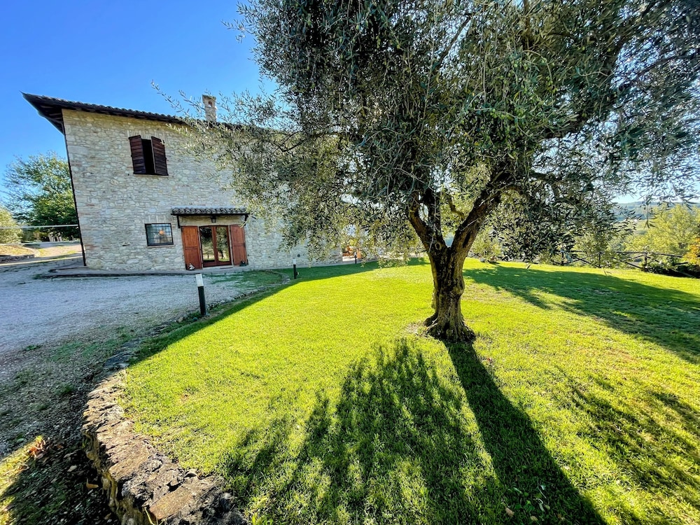 Detached Villa With Games Room, Pool, and Panoramic Views in San Damiano