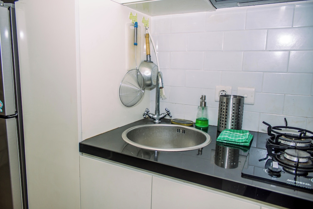 Cozy And Comfort 1Br With Walk In Closet At Pakubuwono Terrace Apartment