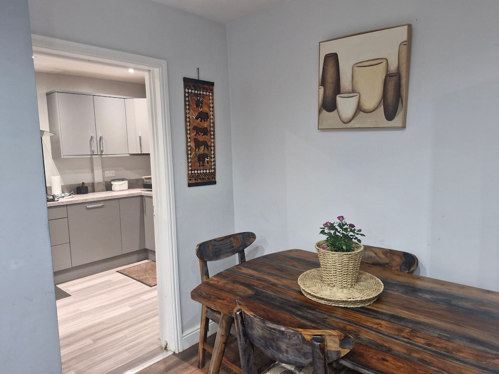 Charming Wythenshawe Home With Garden & Parking
