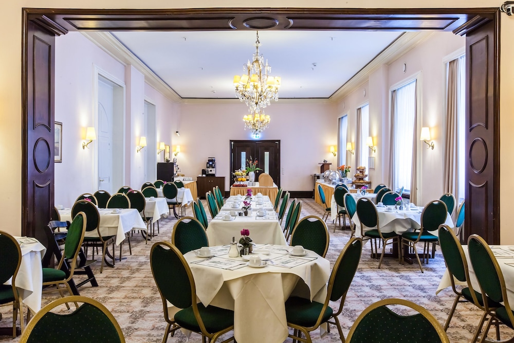 Frankfurt Vacations - Hotel Monopol - Property Image 6