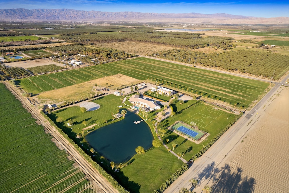 Buena Vista by Avantstay Massive Outdoor Oasis w/ Pool, Spa Firepit! - Property Image 61
