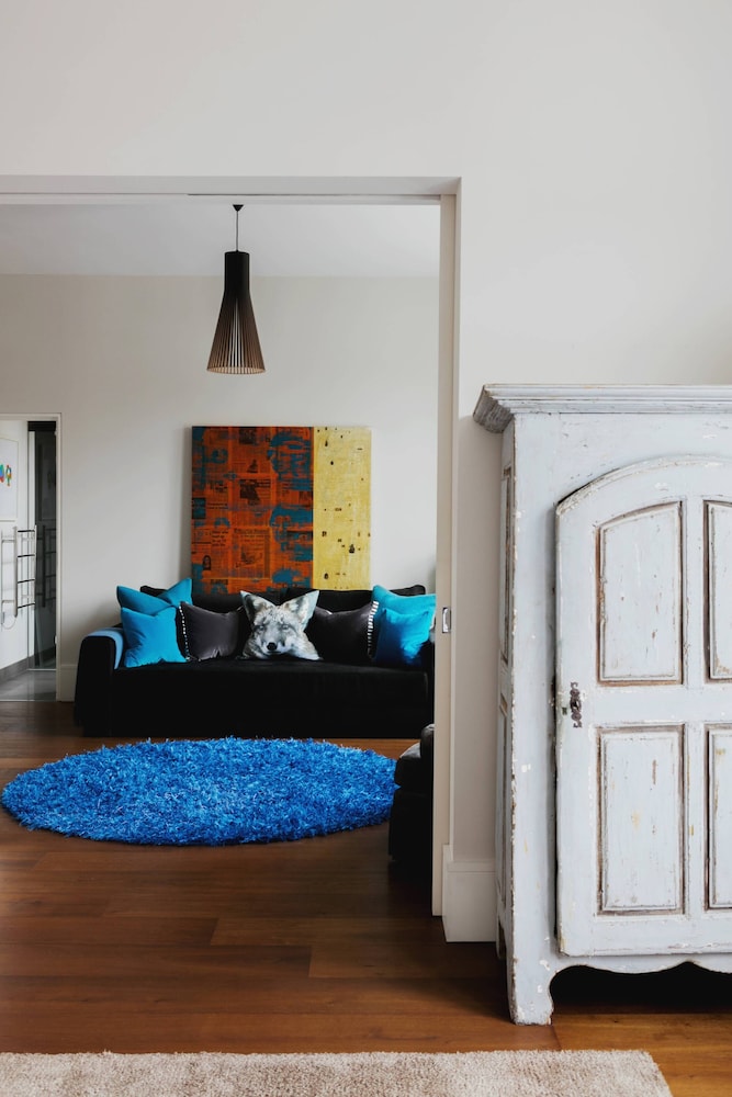 Priory Road by Onefinestay