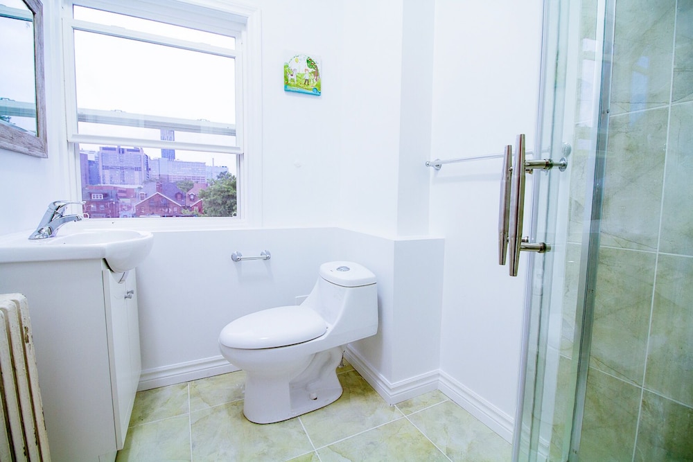 2 Bedroom Apartment near Kensington Market - Unit 9 - Image 2