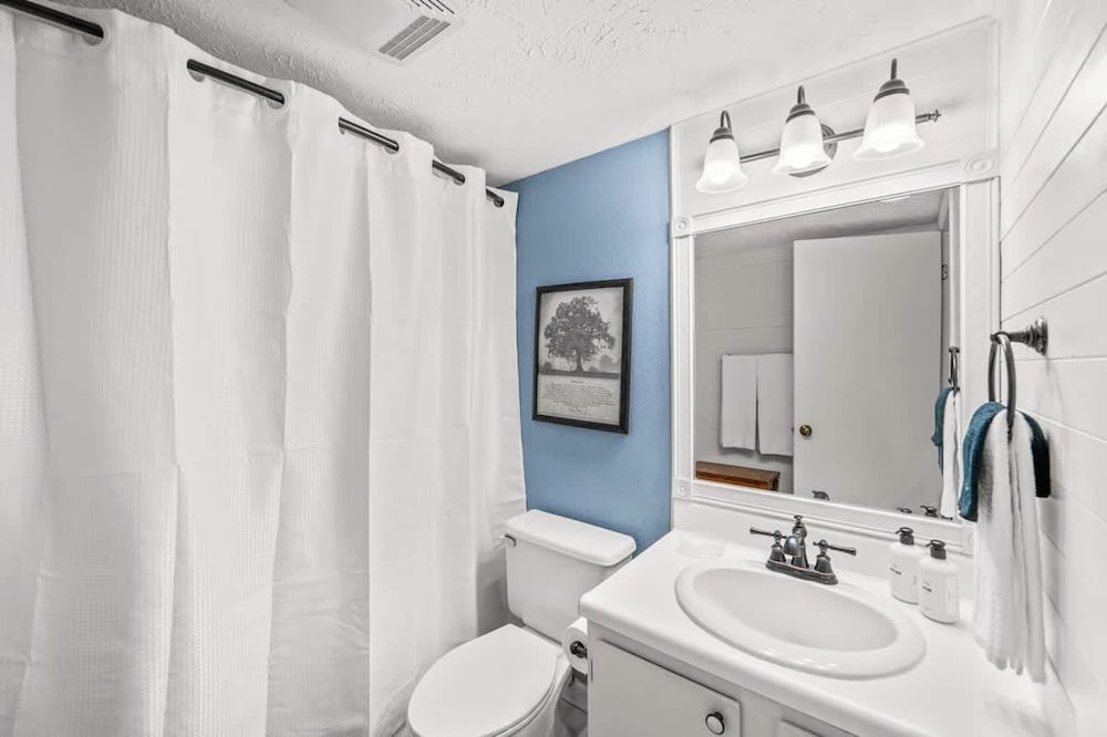 Sleeps 6 Pool Playground Mountain Views Hot Tub