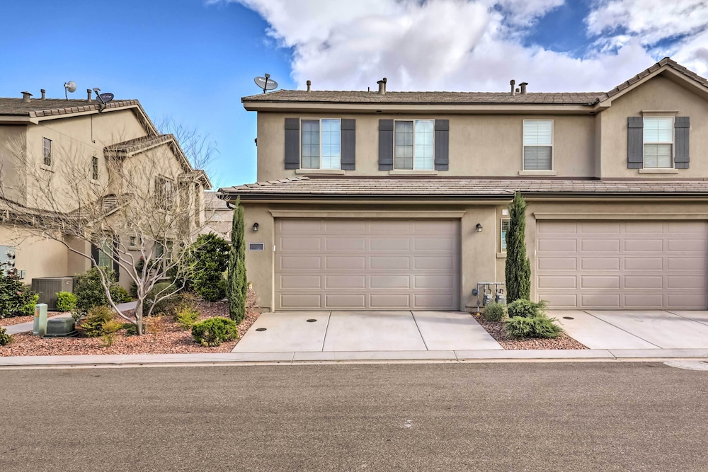Desert Rose Townhome: 35 Mi to Zion & State Parks view 5
