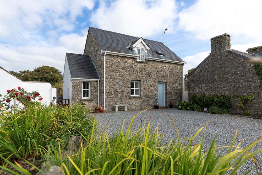 Two Hoots - Peaceful Cottage Rural Views