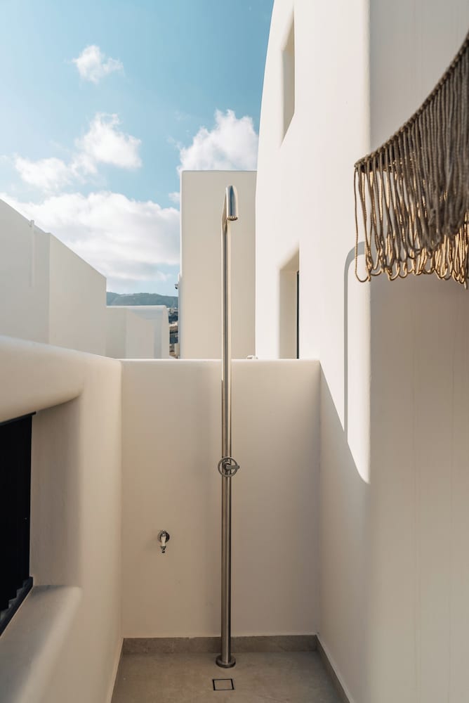 Erthā Suites with private pools
