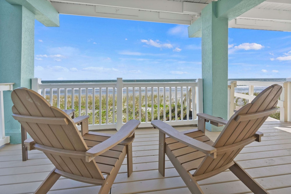 Oceanfront Serenity Under the Sea Tiki Bar BBQ