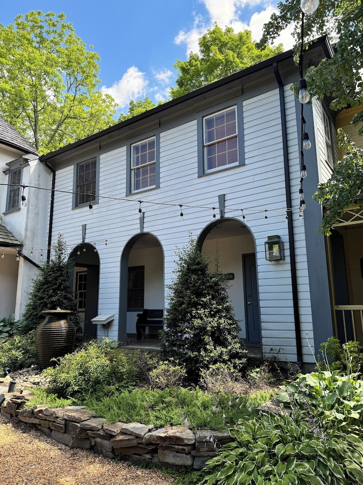The Inn at Gristmill Square
