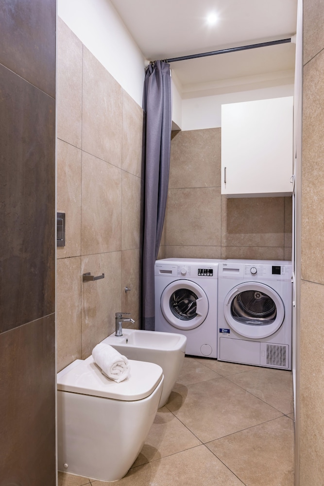 Chiaia Boutique Flat on Pedestrian Area by Napoliapartments