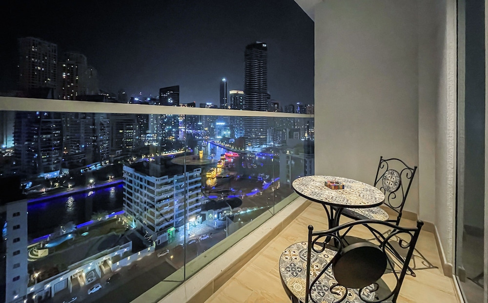 Beach View 2BR Ultra-luxurious Apt- 1504