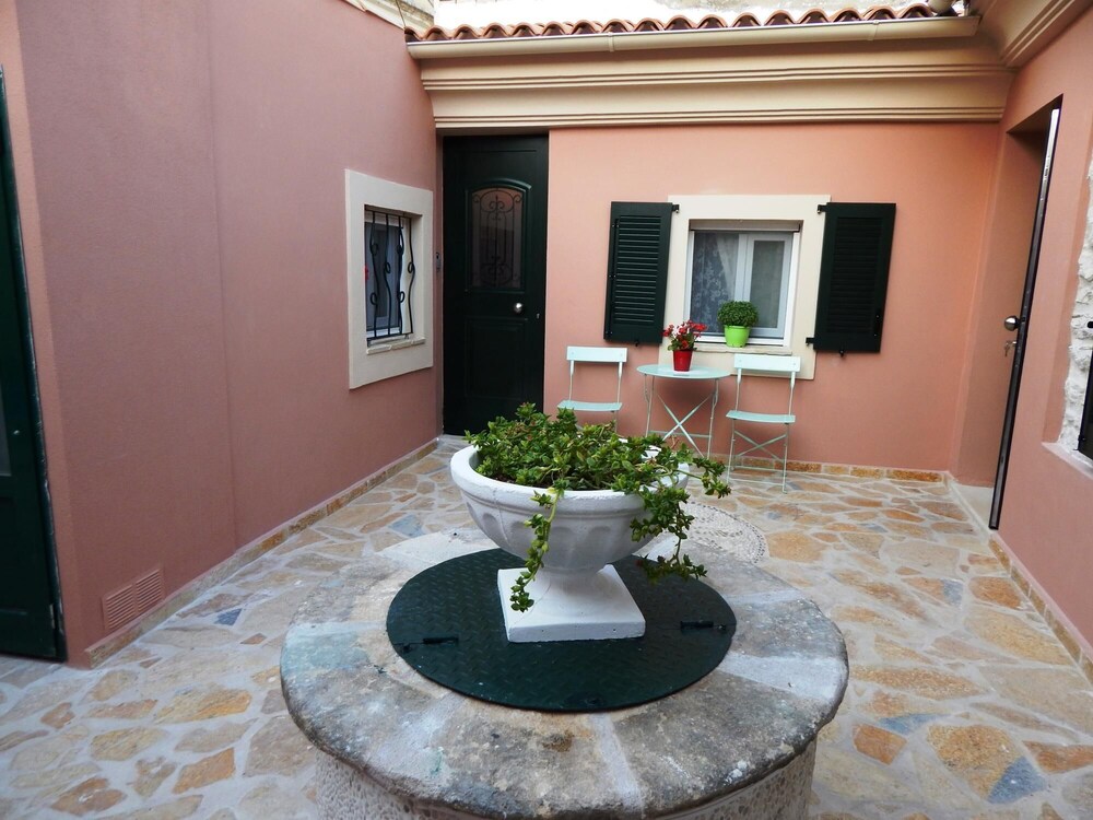 Sole Apartments - Near Corfu Port view 2