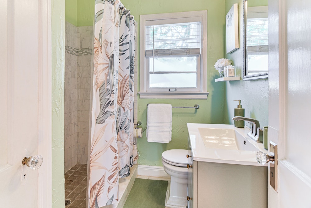 St Pete Home for Retreat & Corporate Travelers