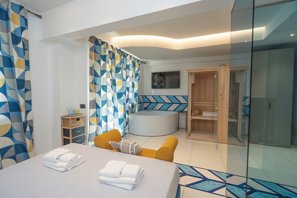 Maiori Suites