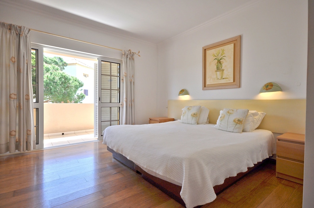 Old Vilage Area Walking Distance to all Amenities view 3