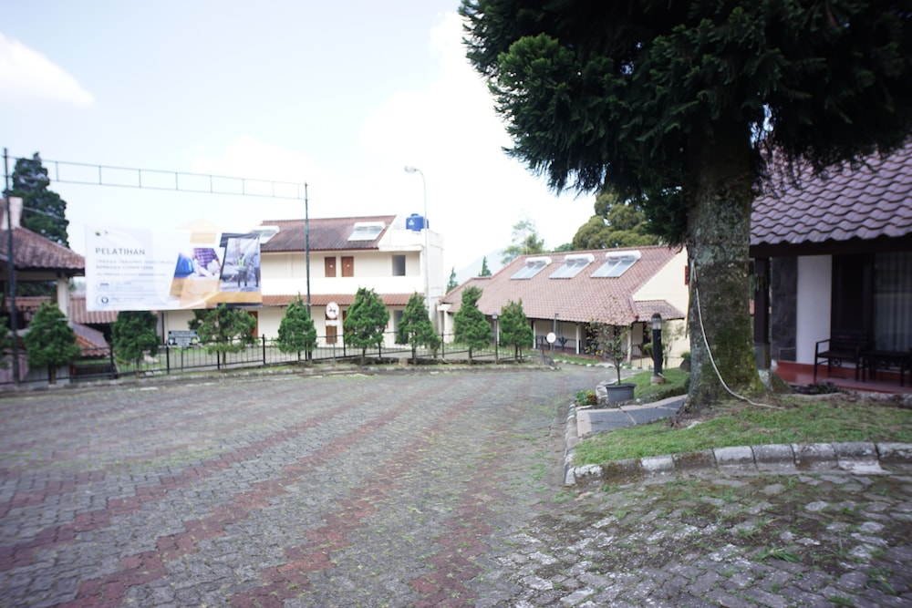 Sangga Buana Villa