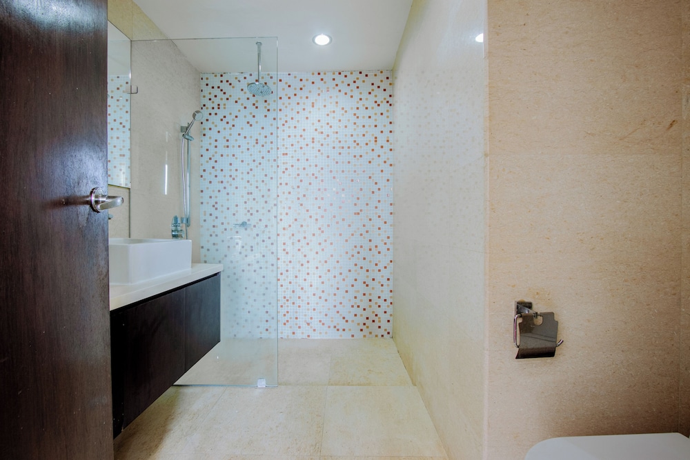 NaiBnB @ Regalia Residence