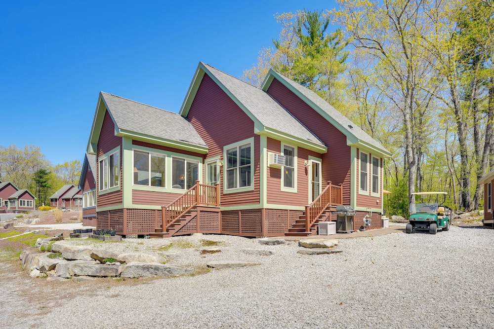 Lake Access & Pools: Sun-soaked Westford Cottage!
