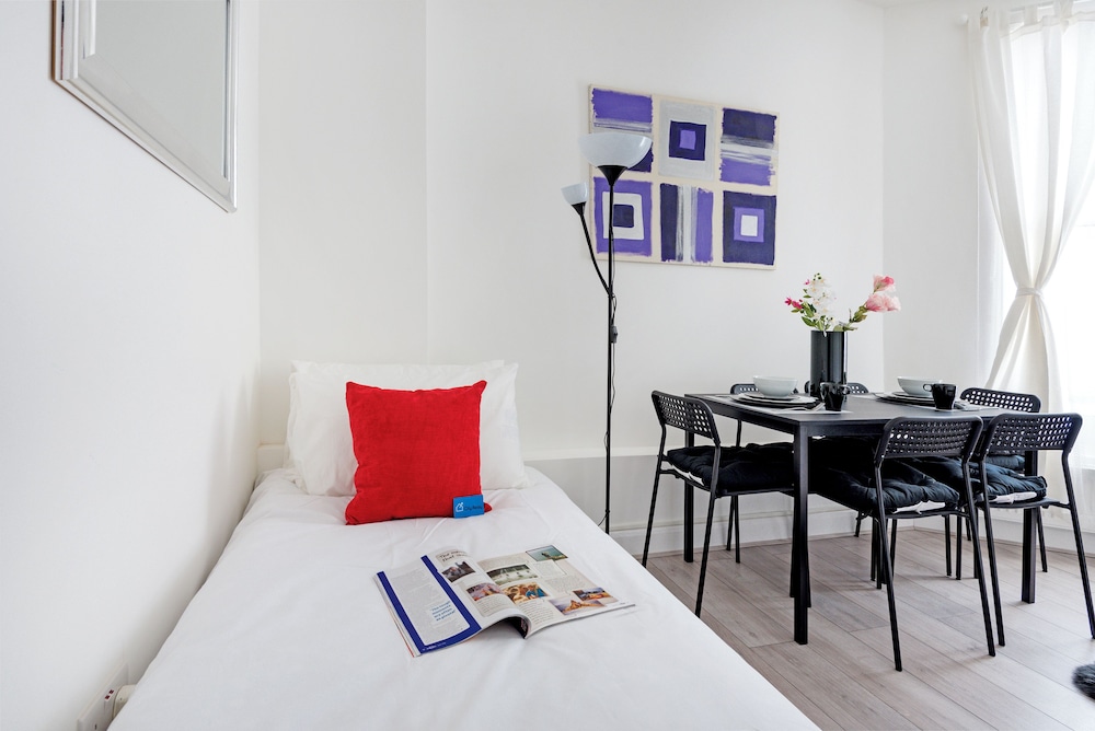The Armadale Road Residence 1