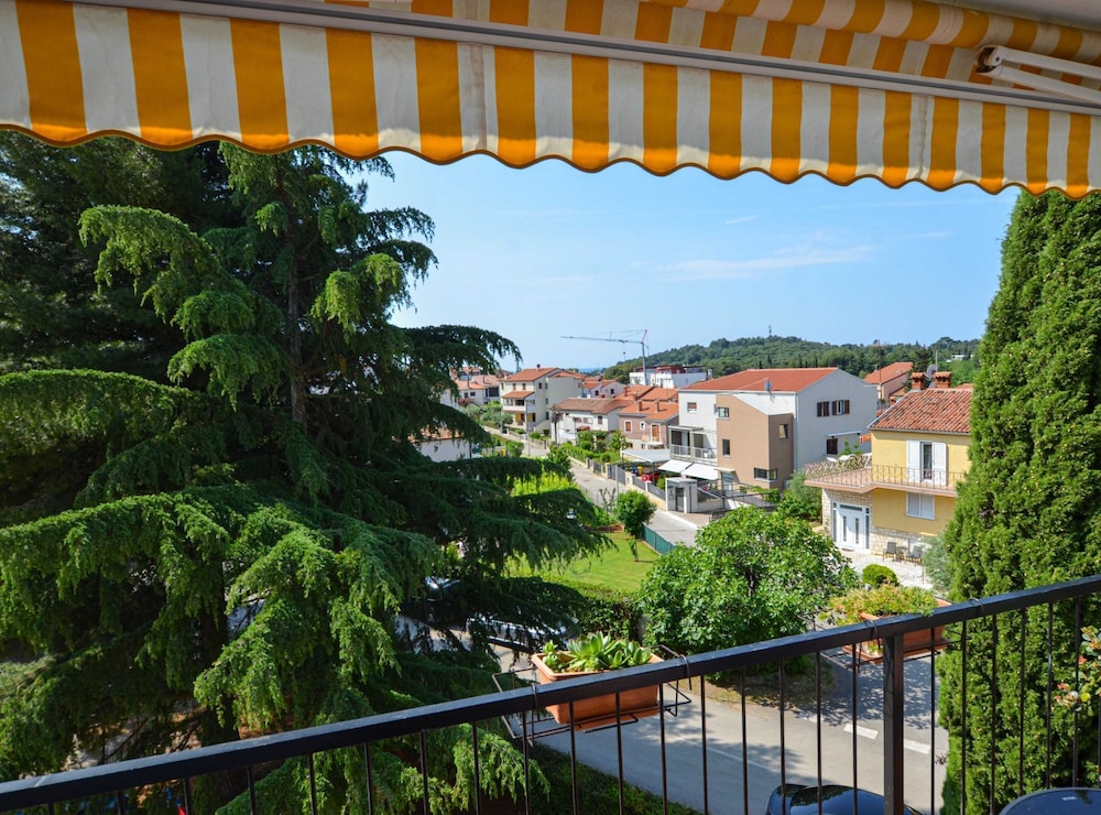Cozy and Smart Rovinj Apartment With Balcony