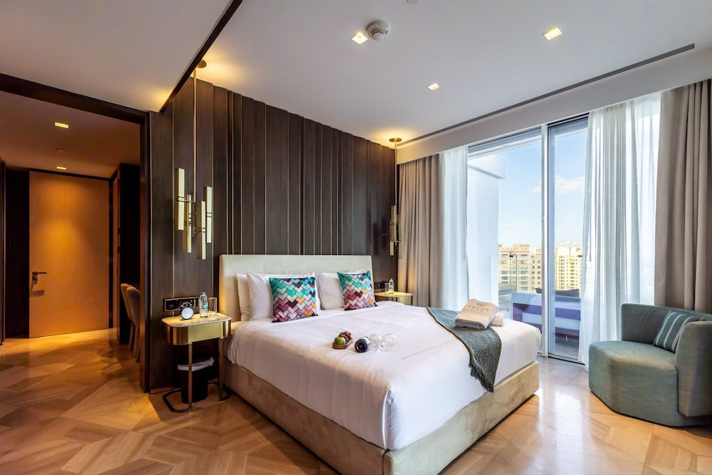 DXB - Five - 41309 - PJ