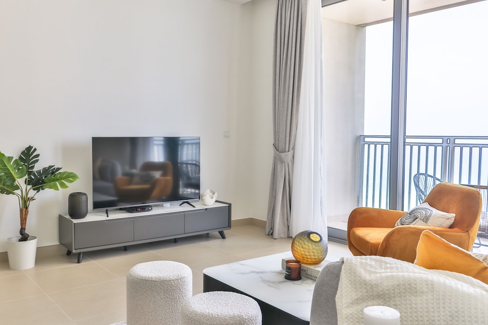 HiGuests - EMAAR 52-42