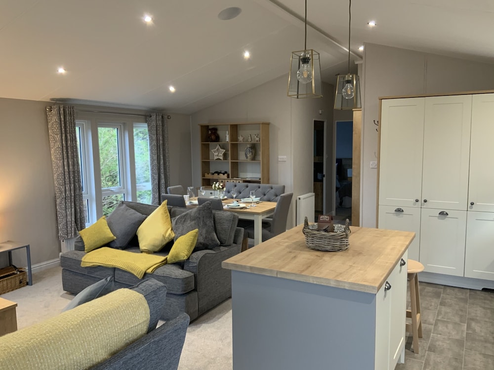 Clouded Yellow - Beautiful Modern Lodge, Kippford view 3