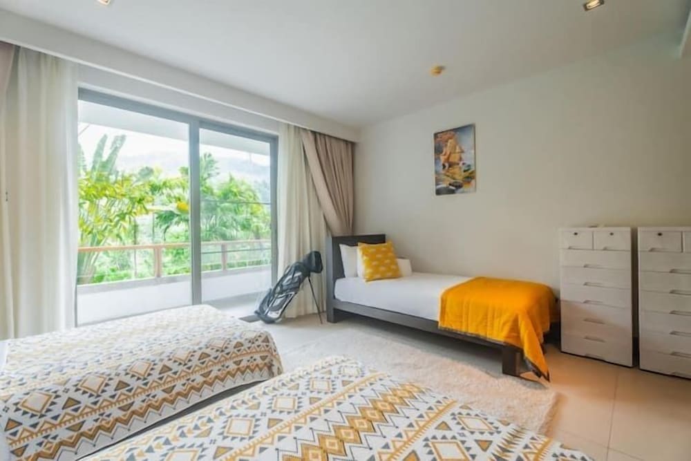 Elegant Beachfront 3BR Condo at Pearl of Naithon