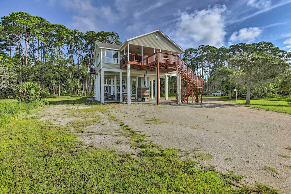 Waterfront Gulf Coast Getaway w/ Boat Dock! view 5