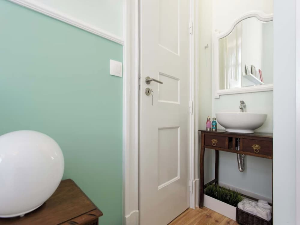 2 Bedroom Apartment Located Heart of Lisbon City