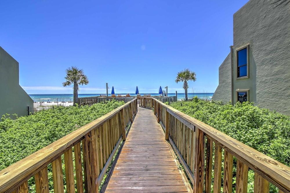 Coastal PCB Condo - Walk to the Ocean! view 5