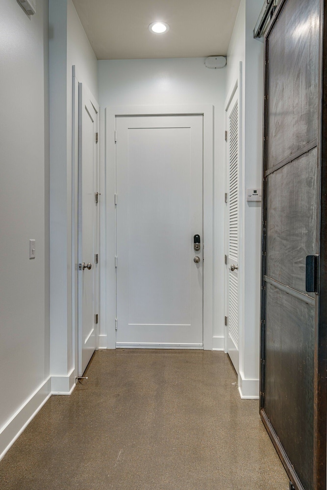 Lofts At 30th - Urban Lodge - Mins to Broadway!