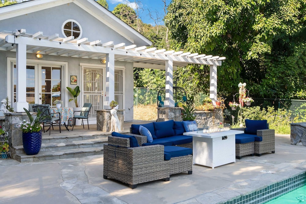 Luxury LA Garden Estate Private Pool Hottub Tennis