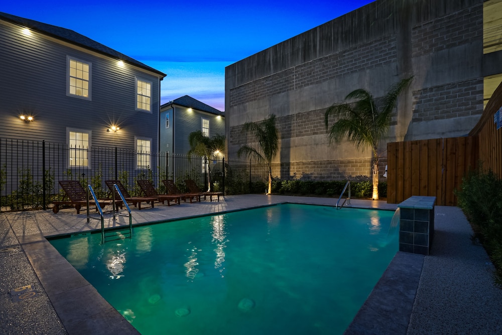 New Orleans Vacations - Stunning 4 5 BRs w Pool by Hosteeva - Property Image 49