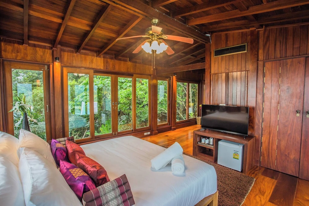 Luxury Seaview 6 Bedrooms With Infinity Pool Villa, Private Gym, Superfast Wifi