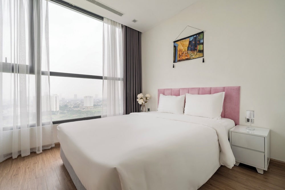 Sunny - Vinhomes GreenBay Residences