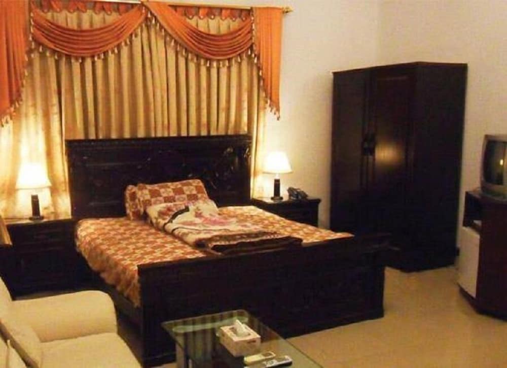 INDUS LODGE GUEST HOUSE view 4