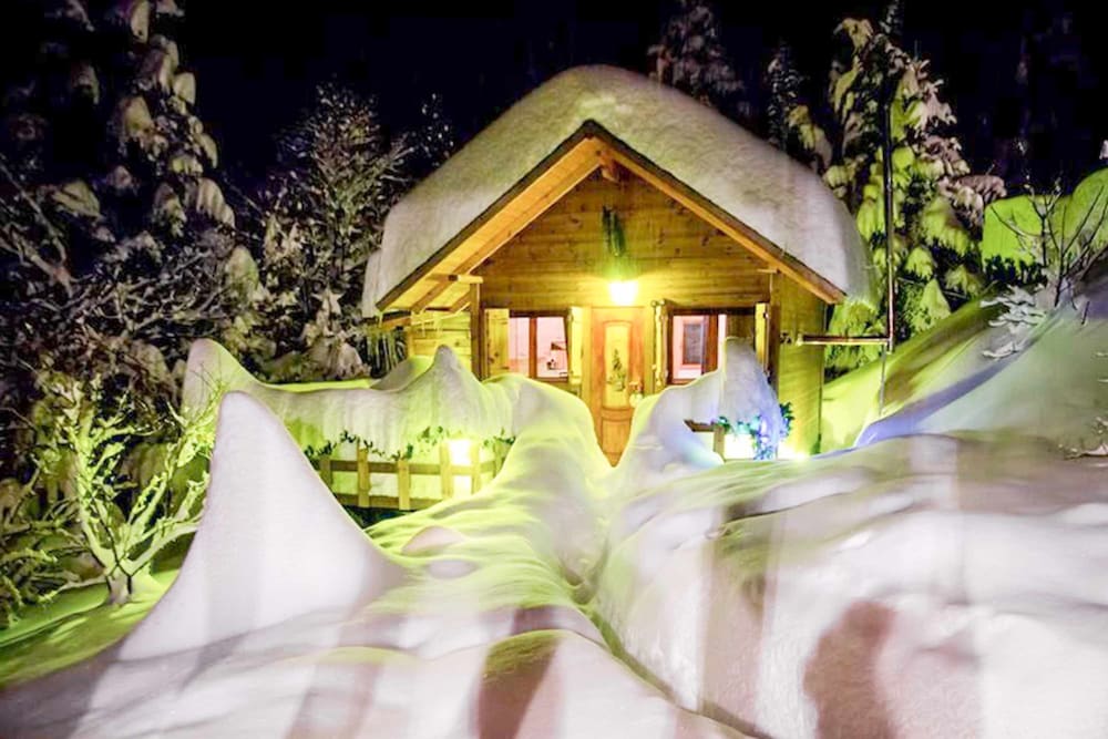 Kedra Village Chalet - Cozy Mountain Retreat